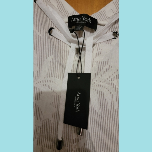 Arna York Collection Plus Size Printed Linen Blend Lace Up Top - Picture 4 of 9